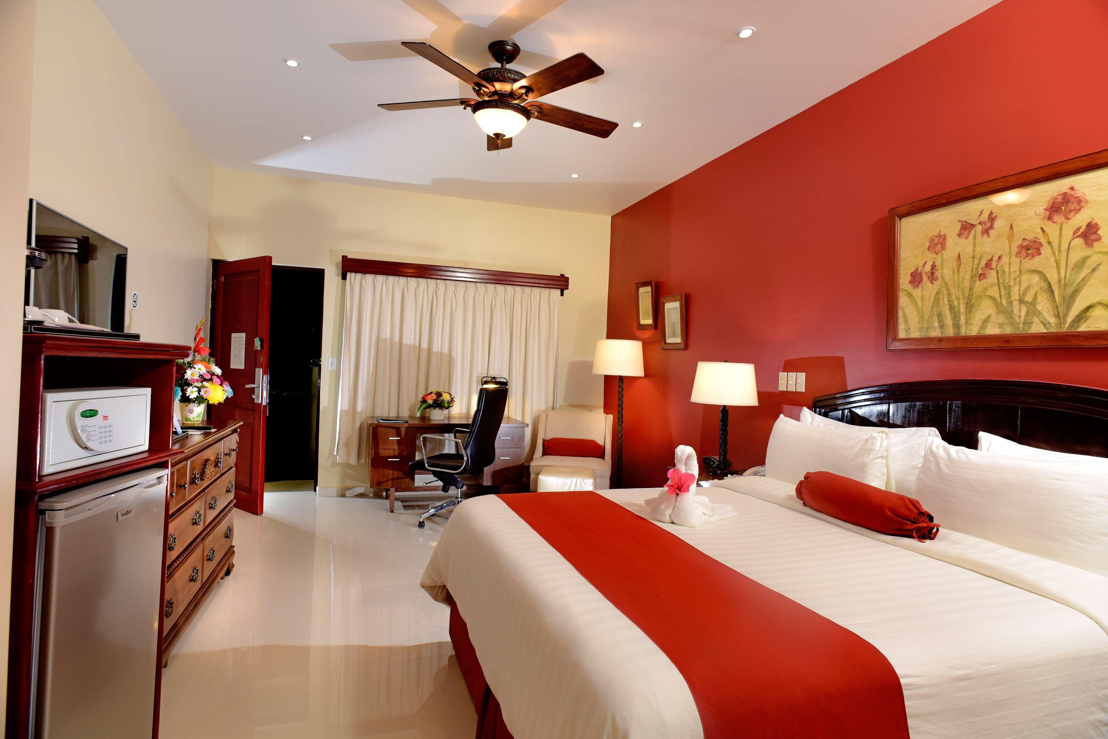Best Western Plus Belize Biltmore Plaza Belize City Esterno foto