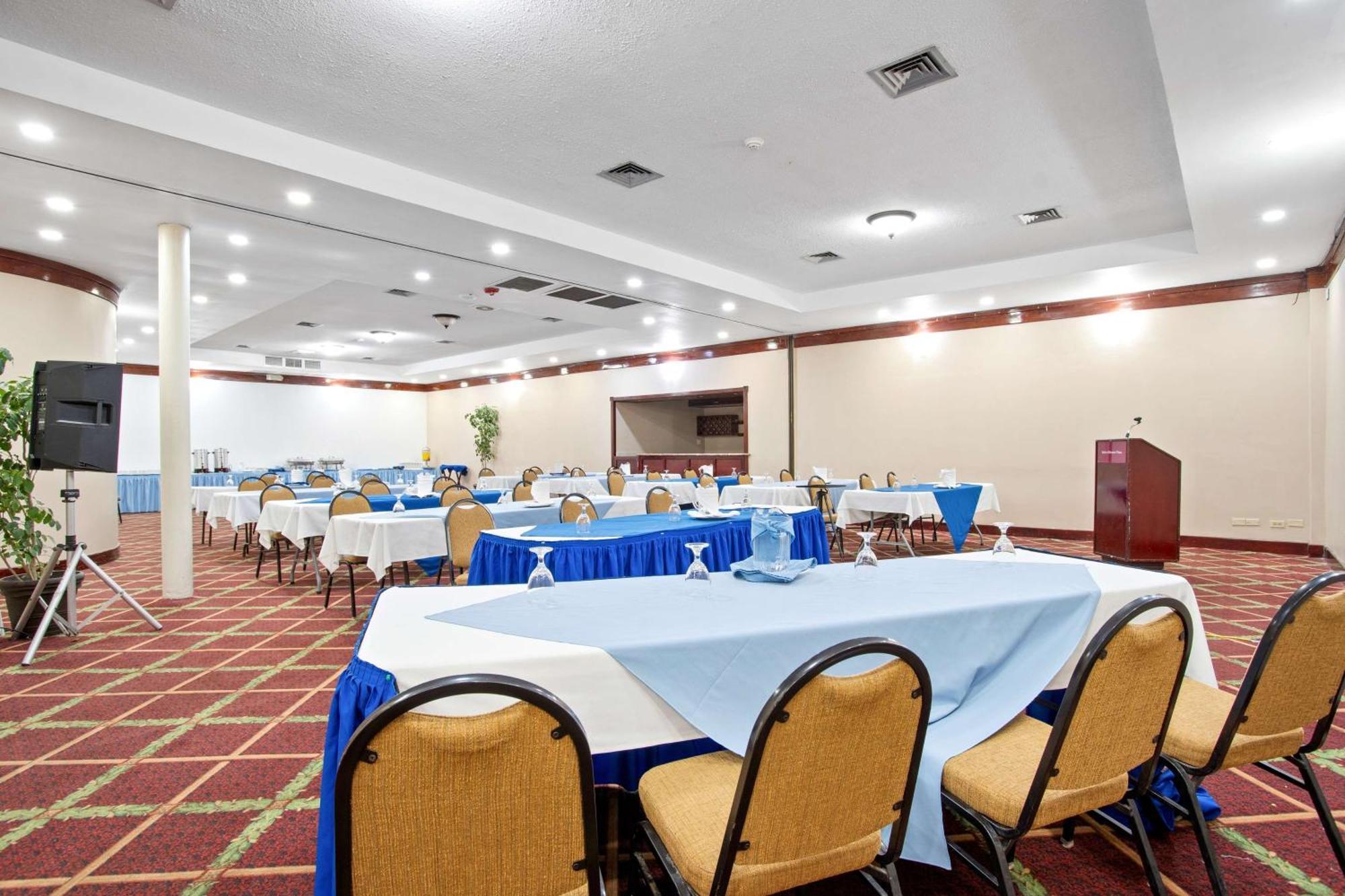Best Western Plus Belize Biltmore Plaza Belize City Esterno foto