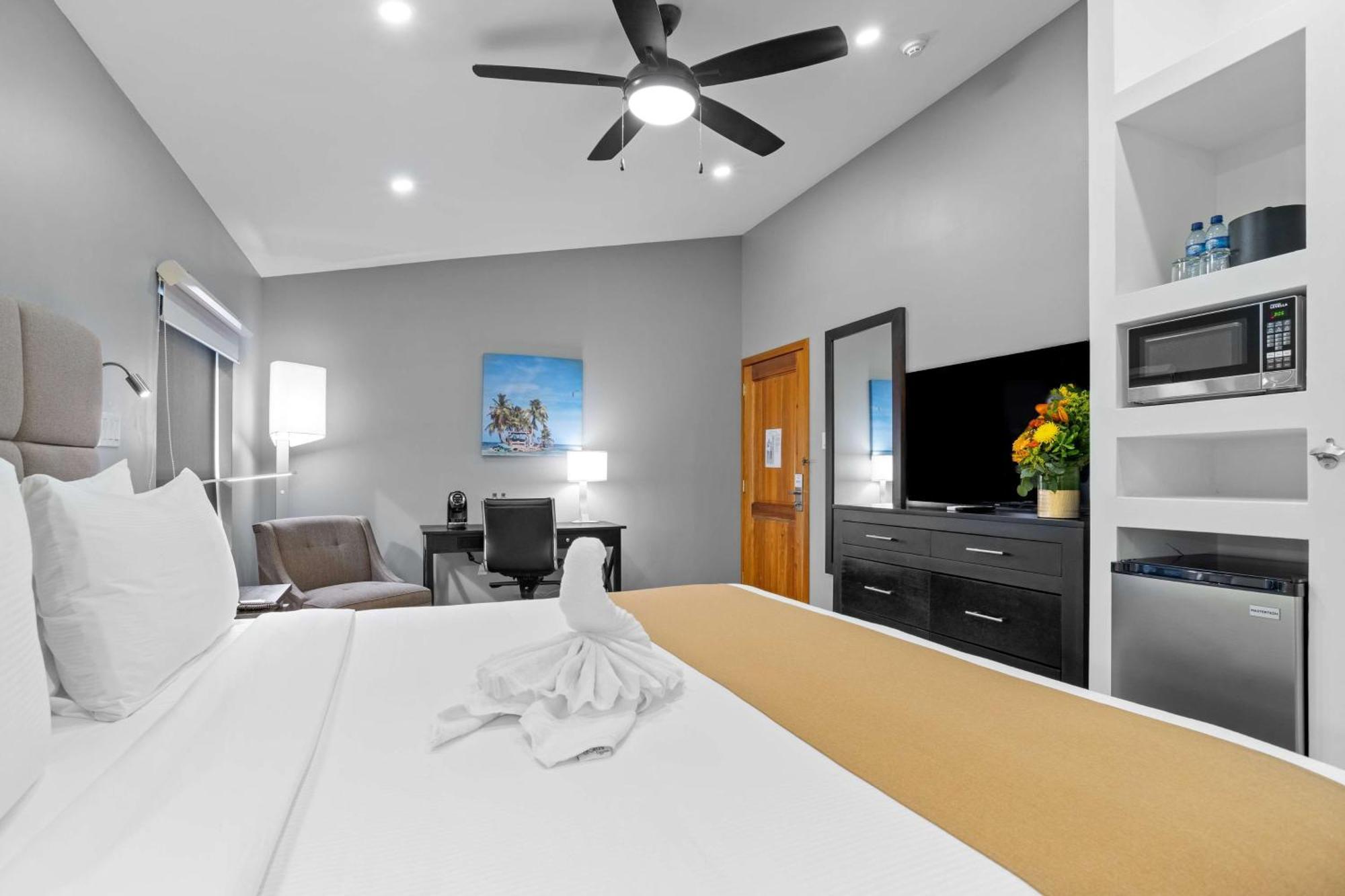 Best Western Plus Belize Biltmore Plaza Belize City Esterno foto